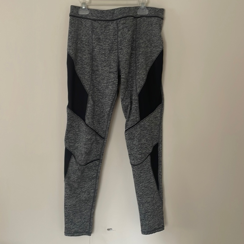 Athletic leggings